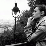 Слушать Moon River - Audrey Hepburn онлайн