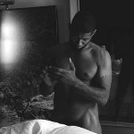 Слушать Back To Sleep - Chris Brown feat. Zayn Malik & Usher онлайн