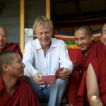 Слушать Рассвет жизни - Kamal & Gyuto Monks of Tibet онлайн