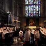 Слушать While Shepherds Watched Their Flocks (Christmas Carol, arr. David Willcocks) - King's College Choir, Cambridge/Sir David Willcocks/John Wells онлайн