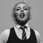 Слушать Give Me All Your Luvin' (Party Rock Remix) - Madonna feat. LMFAO & Nicki Minaj онлайн