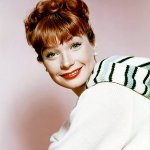 Слушать If My Friends Could See Me Now (Live) - Shirley Maclaine онлайн