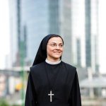 Слушать Like A Virgin - Sister Cristina онлайн